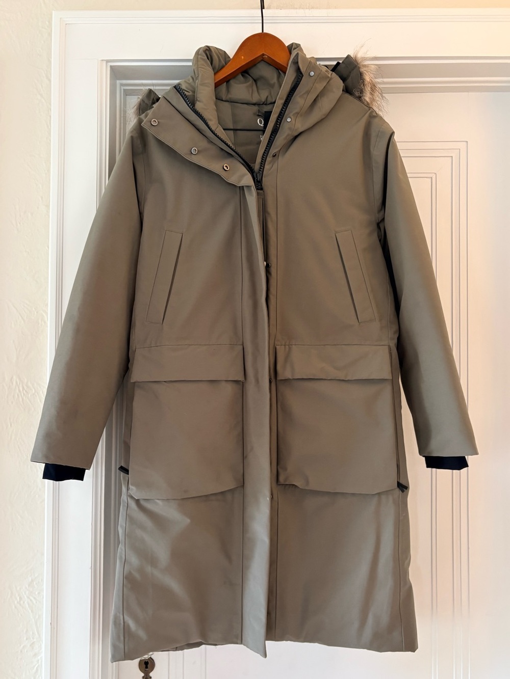 Quince Women's Faded Cargo Down Parka